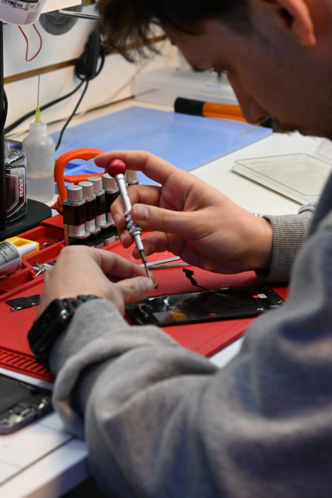 Phone battery replacement at Techy Doral near Doral, FL